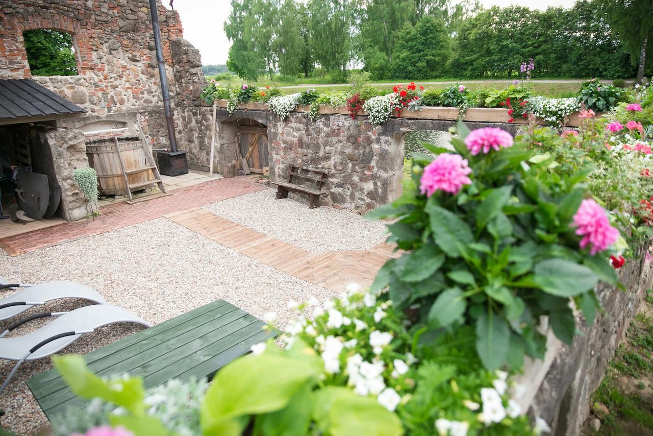 Botique & Spa Hotel Berkenes Manor Ziedkalne ภายนอก รูปภาพ