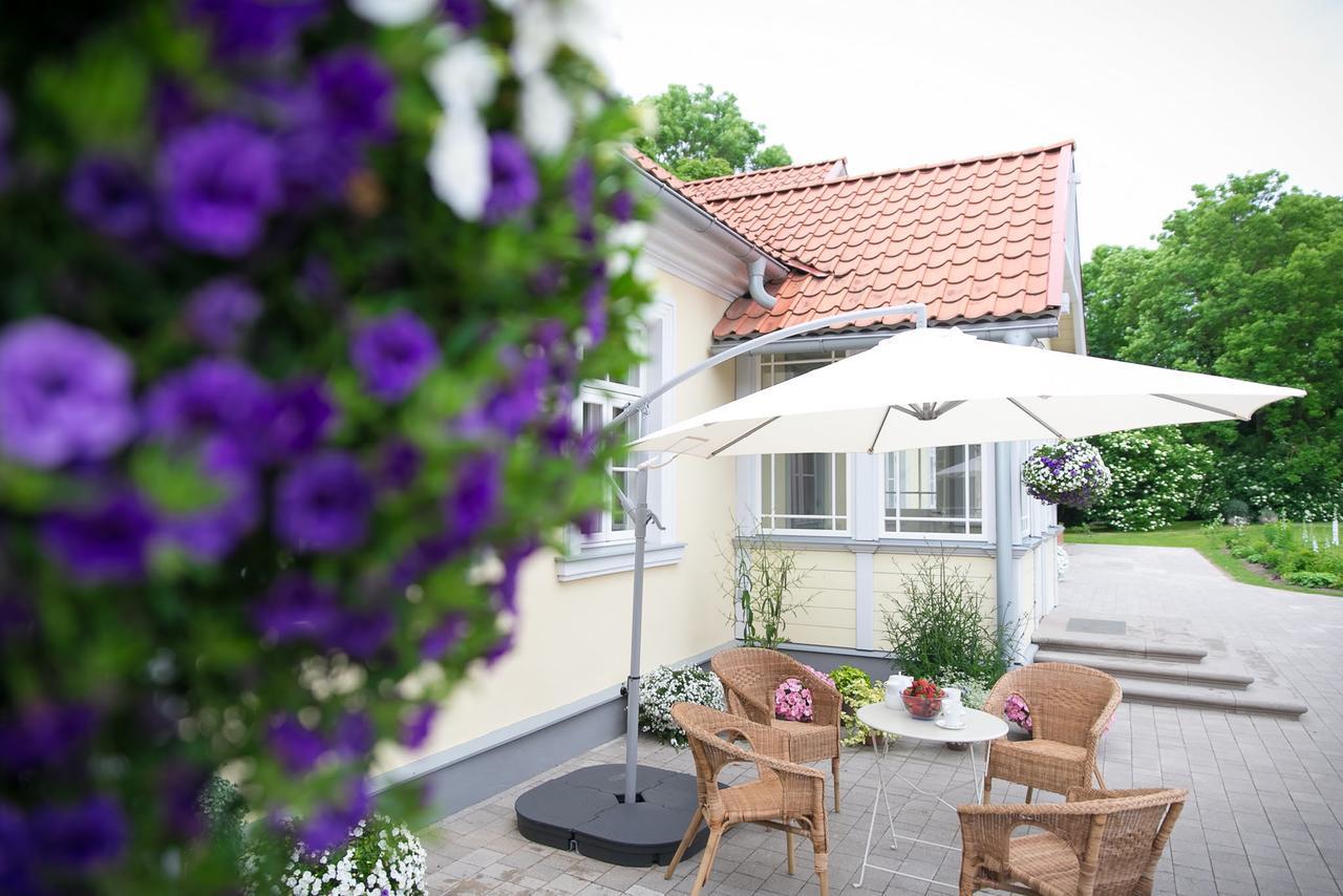Botique & Spa Hotel Berkenes Manor Ziedkalne ภายนอก รูปภาพ