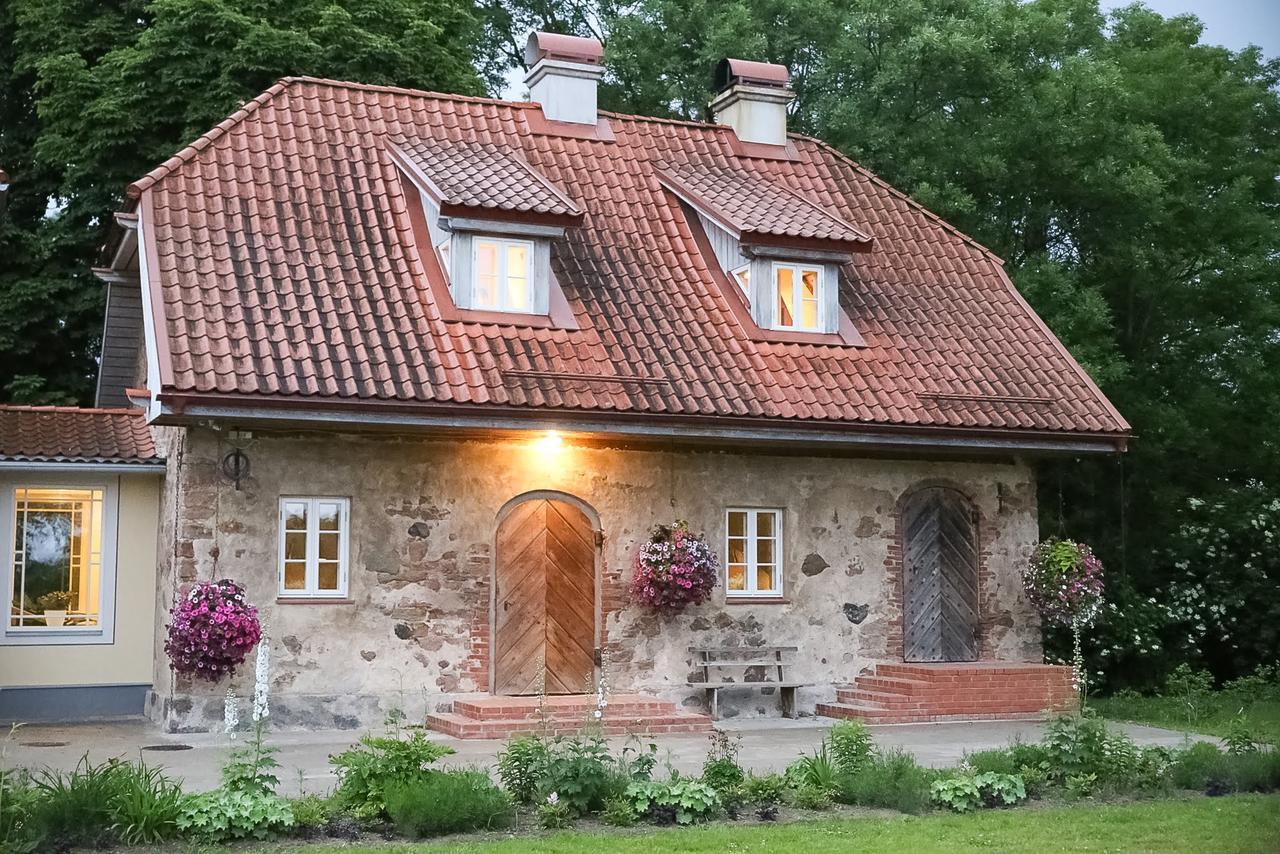 Botique & Spa Hotel Berkenes Manor Ziedkalne ภายนอก รูปภาพ